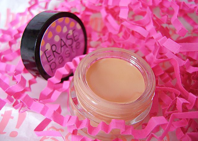 Корректор &laquo;Erase Paste&raquo; (оттенок № 02 Medium) от Benefit фото 2