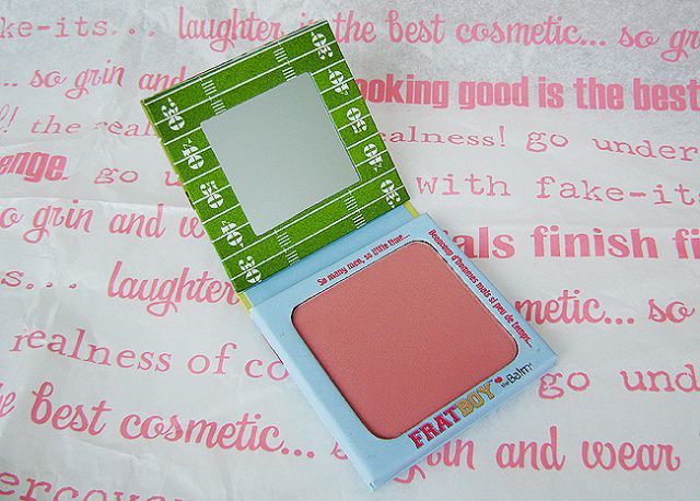 Румяна &laquo;Frat Boy Blush&raquo; от theBalm фото 2