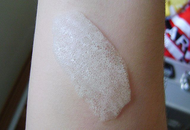 Пенная очищающая маска для лица «Soda Pore Cleansing O2 Bubble Mask» от Holika Holika фото 3 Пенная очищающая маска для лица «Soda Pore Cleansing O2 Bubble Mask» от Holika Holika фото 3