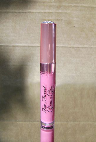 Блеск для губ &laquo;Glamour Gloss&raquo; (оттенок This Is Pretty) от Too Faced фото 1