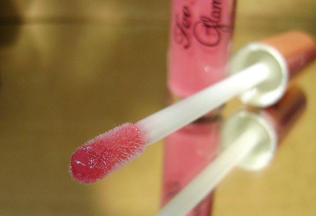 Блеск для губ &laquo;Glamour Gloss&raquo; (оттенок This Is Pretty) от Too Faced фото 5