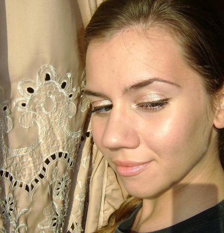 Устойчивые кремовые тени/подводка для глаз «Creaseless Cream Eyeshadow/Liner» от Benefit фото 12 Устойчивые кремовые тени/подводка для глаз «Creaseless Cream Eyeshadow/Liner» от Benefit фото 12