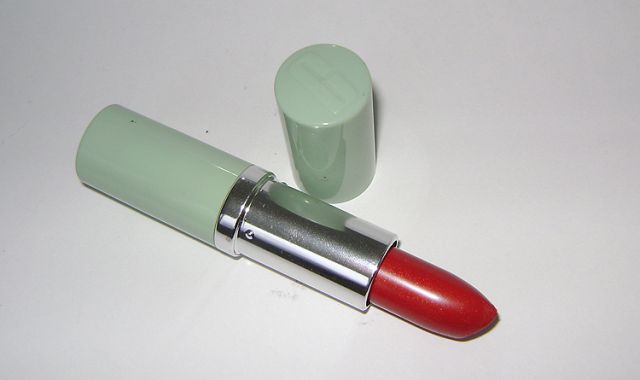 Помада для губ интенсивного цвета &laquo;High Impact Lip Colour SPF 15&raquo; от Clinique фото 1