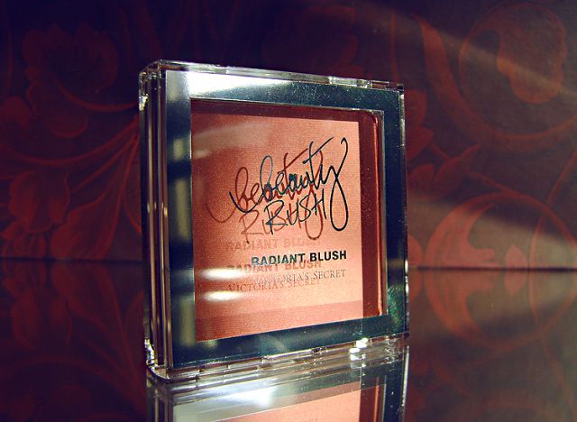 Румяна &laquo;Radiant Blush&raquo; от Victoria's Secret (1) фото 1