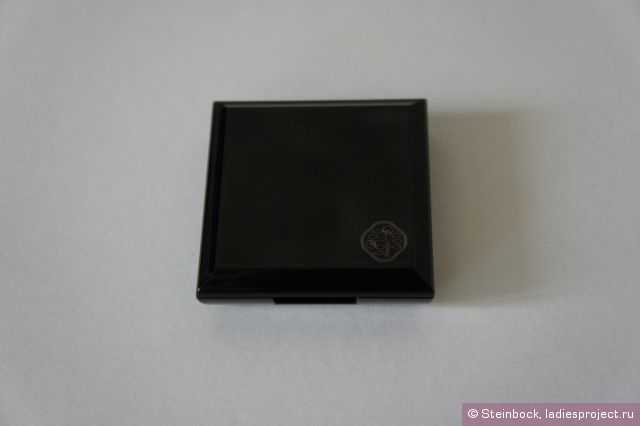 Тени для век Luminizing Satin Eye Color (оттенок BE202) от Shiseido фото 1