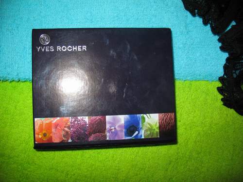 Компактная палитра для праздничного макияжа от Yves Rocher фото 1