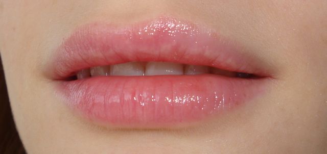 Увлажняющий блеск для губ с маслом жожоба от Avon фото 3