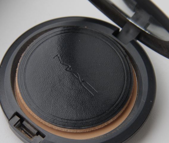 Компактная пудра Select Sheer Powder от MAC фото 2