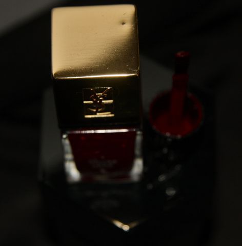 Лак для ногтей La Laque (оттенок № 6 Rouge Dada) от YSL фото 7