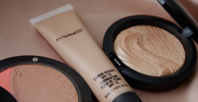 Пудра с эффектом сияния Mineralize Skinfinish (оттенок Whisper Of Gilt) от MAC фото 9