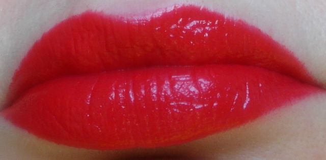 Губная помада Super Lustrous (оттенок № 720 Fire & Ice) от Revlon фото 5