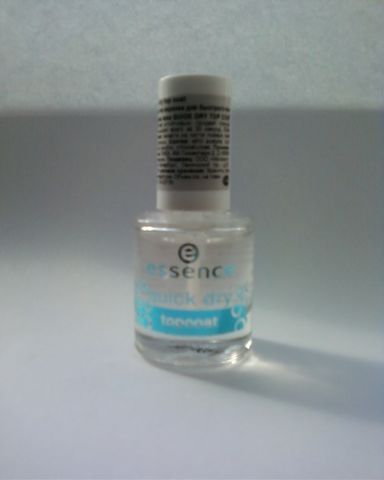 Быстросохнущее покрытие Quick Dry Topcoat от Essence фото 1 Быстросохнущее покрытие Quick Dry Topcoat от Essence фото 1