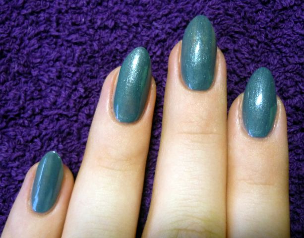 Лак для ногтей из коллекции &laquo;50&rsquo;s girls reloaded&raquo; № 05 от Essence фото 7