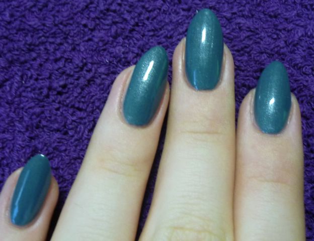 Лак для ногтей из коллекции &laquo;50&rsquo;s girls reloaded&raquo; № 05 от Essence фото 9