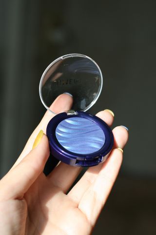 Тени для век Blueberry long-wear crystal от Lumene фото 4