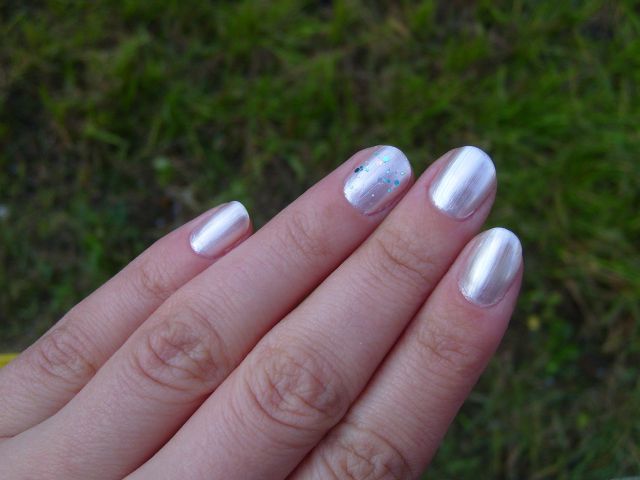Набор лаков для ногтей "Let's Elope!" (оттенки NL L03 Rosy Future и NL S79 Kyoto Pearl) от OPI фото 22 Набор лаков для ногтей "Let's Elope!" (оттенки NL L03 Rosy Future и NL S79 Kyoto Pearl) от OPI фото 22