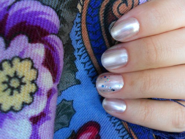 Набор лаков для ногтей "Let's Elope!" (оттенки NL L03 Rosy Future и NL S79 Kyoto Pearl) от OPI фото 20 Набор лаков для ногтей "Let's Elope!" (оттенки NL L03 Rosy Future и NL S79 Kyoto Pearl) от OPI фото 20
