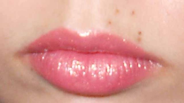 Губная помада Joli Rouge Brilliant (оттенок 02) от Clarins фото 6