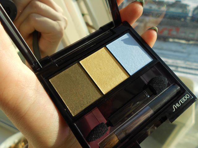 Тени для век Luminizing Satin Eye Color Trio (оттенок "Опера") от Shiseido фото 5
