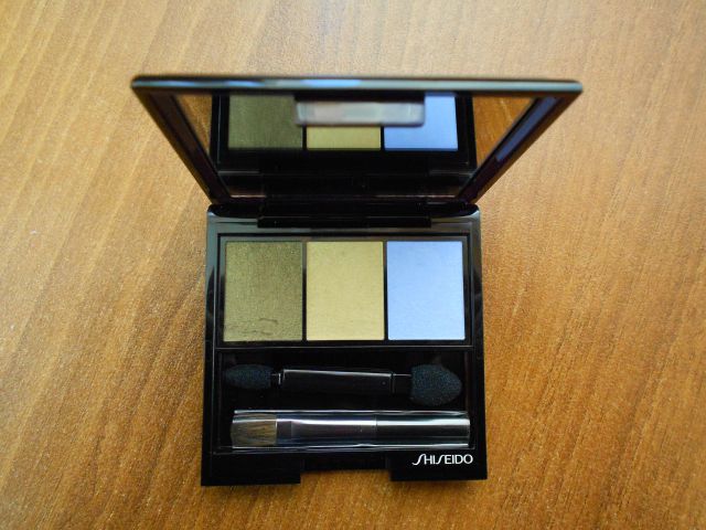 Тени для век Luminizing Satin Eye Color Trio (оттенок "Опера") от Shiseido фото 6 Тени для век Luminizing Satin Eye Color Trio (оттенок "Опера") от Shiseido фото 6