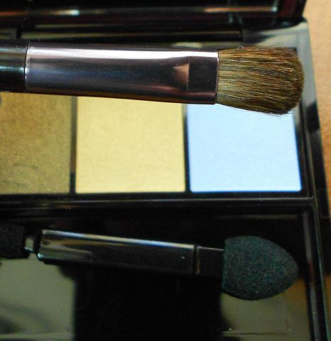 Тени для век Luminizing Satin Eye Color Trio (оттенок "Опера") от Shiseido фото 8 Тени для век Luminizing Satin Eye Color Trio (оттенок "Опера") от Shiseido фото 8