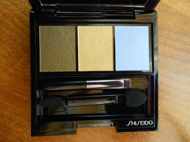 Тени для век Luminizing Satin Eye Color Trio (оттенок "Опера") от Shiseido фото 7 Тени для век Luminizing Satin Eye Color Trio (оттенок "Опера") от Shiseido фото 7