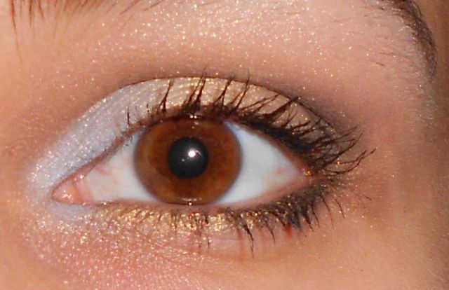 Тени для век Luminizing Satin Eye Color Trio (оттенок "Опера") от Shiseido фото 14 Тени для век Luminizing Satin Eye Color Trio (оттенок "Опера") от Shiseido фото 14