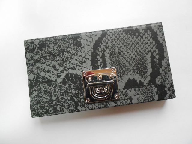 Палетка теней для макияжа глаз "Wild & Chic" от Make Up For Ever фото 1 Палетка теней для макияжа глаз "Wild & Chic" от Make Up For Ever фото 1