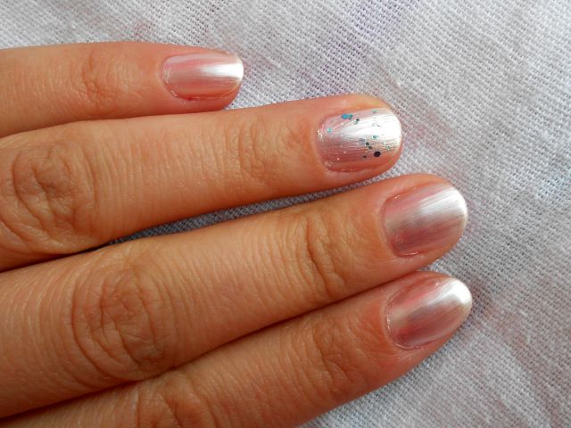 Набор лаков для ногтей "Let's Elope!" (оттенки NL L03 Rosy Future и NL S79 Kyoto Pearl) от OPI фото 18 Набор лаков для ногтей "Let's Elope!" (оттенки NL L03 Rosy Future и NL S79 Kyoto Pearl) от OPI фото 18