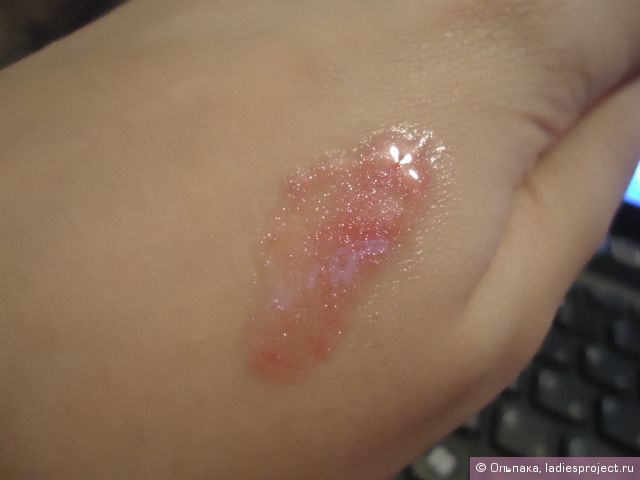 Бальзам для губ Glossy Lipbalm (оттенок № 5 Berry sorbet) от Essence фото 3