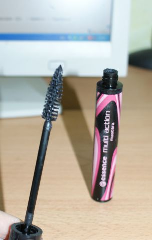 Тушь для ресниц Multi action от Essence фото 2
