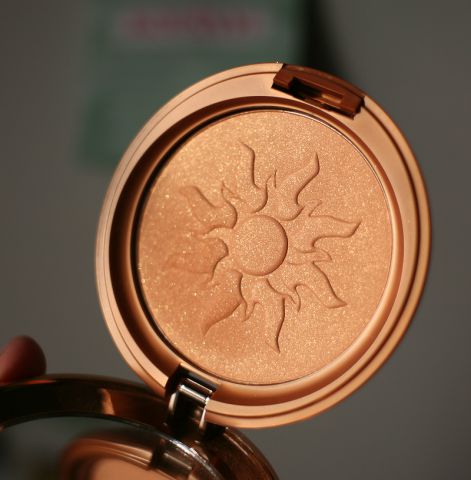 Бронзирующая пудра The Body Shop Bronzing Powder (оттенок № 03) от The Body Shop фото 4