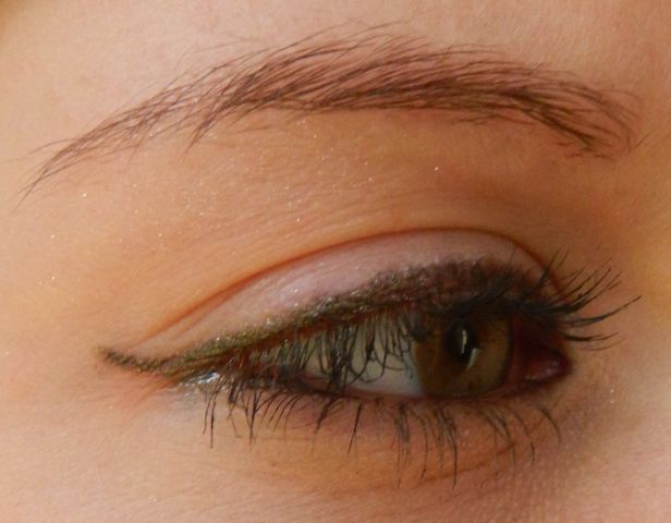 Водоустойчивый контур для глаз VELVET TOUCH (оттенок METALLIC BRASS) от GOSH фото 5