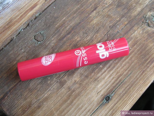 Бальзам для губ Glow Tinted Lip Balm (оттенок № 01 Light Up!) от Essence фото 1