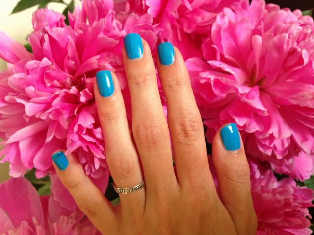 Лак для ногтей "Hard As Nails Xtreme Wear Nail Color" (оттенок № 130 Blue Me Away) от Sally Hansen фото 5 Лак для ногтей "Hard As Nails Xtreme Wear Nail Color" (оттенок № 130 Blue Me Away) от Sally Hansen фото 5