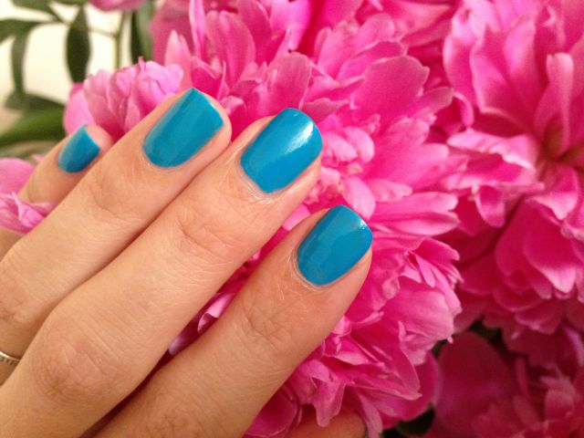 Лак для ногтей "Hard As Nails Xtreme Wear Nail Color" (оттенок № 130 Blue Me Away) от Sally Hansen фото 6 Лак для ногтей "Hard As Nails Xtreme Wear Nail Color" (оттенок № 130 Blue Me Away) от Sally Hansen фото 6