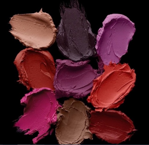 Новые помады Urban Decay Matte Revolution Lipstick фото 1 Новые помады Urban Decay Matte Revolution Lipstick фото 1