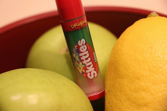 Бальзам для губ Skittles Lime от Lip Smacker фото 1 Бальзам для губ Skittles Lime от Lip Smacker фото 1
