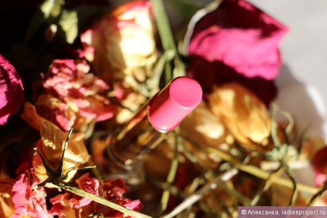 Питательная губная помада Rouge Eclat (оттенок № 04 Tropical Pink) от Clarins фото 8 Питательная губная помада Rouge Eclat (оттенок № 04 Tropical Pink) от Clarins фото 8