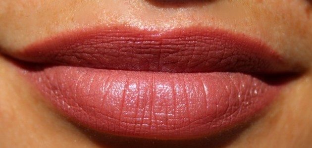 Губная помада (оттенок № 460 Blushing Mauve) от Revlon фото 8 Губная помада (оттенок № 460 Blushing Mauve) от Revlon фото 8